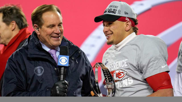 CBS sportscaster Jim Nantz interviews Patrick Mahomes